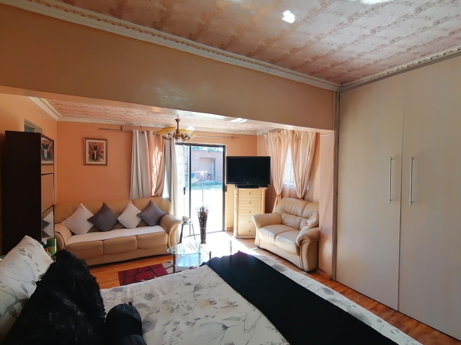 3 Bedroom Property for Sale in Roosheuwel Ext 2 North West